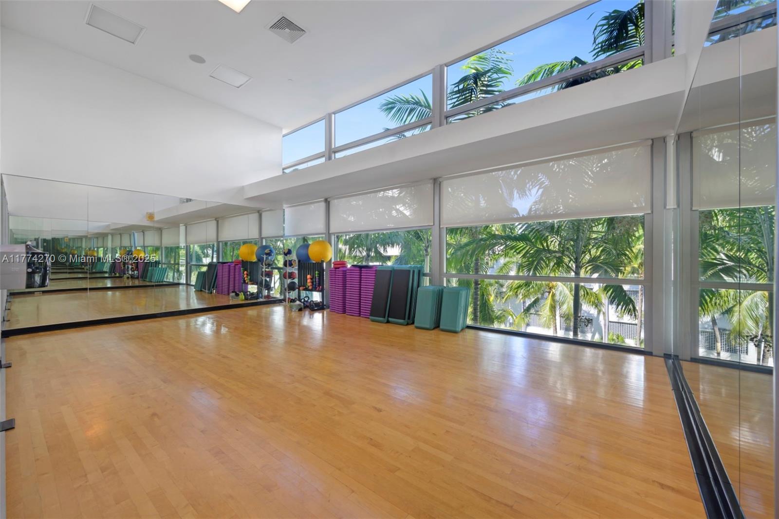 2950 NE 188th St #525, Aventura, Florida image 33