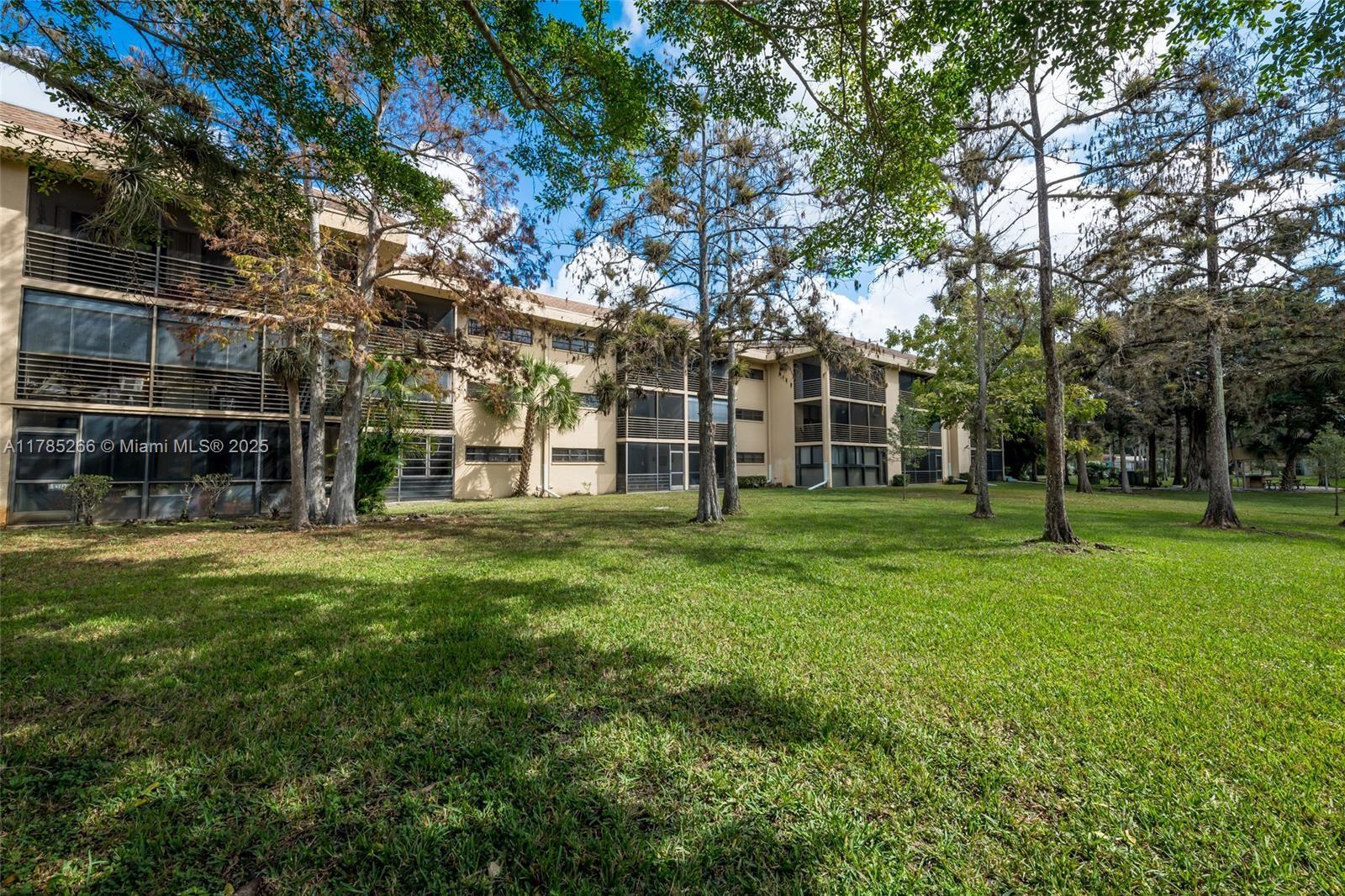 Residential, Tamarac, Florida image 5