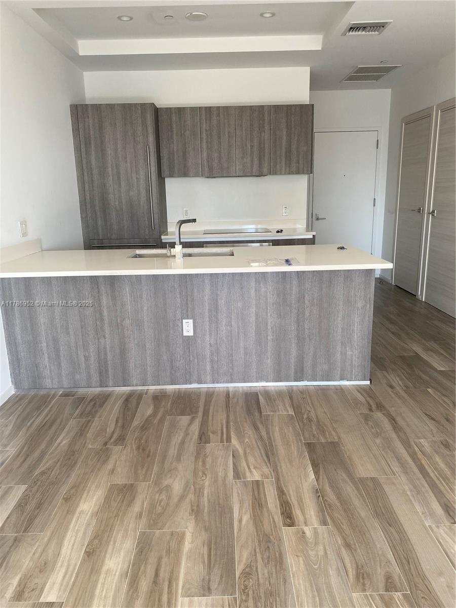 801 S Miami Ave #5302, Miami FL 33130