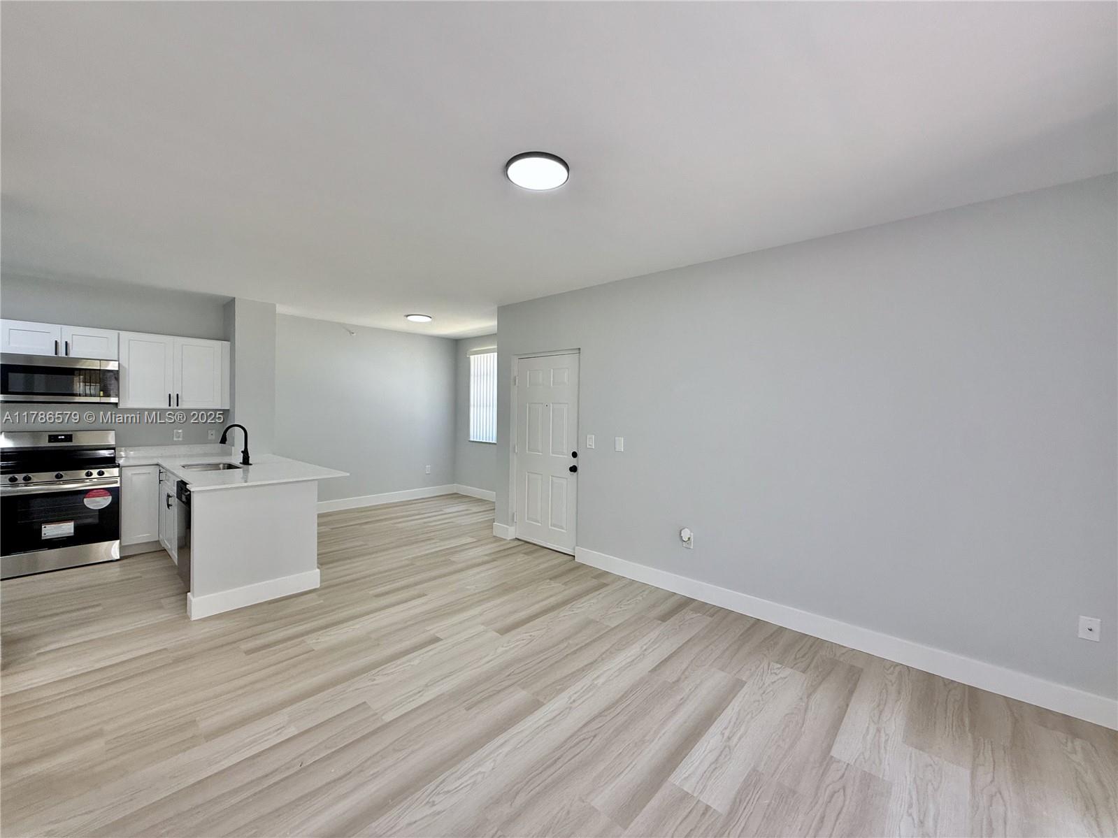 7930 N Nob Hill Rd #102, Tamarac, Florida image 3