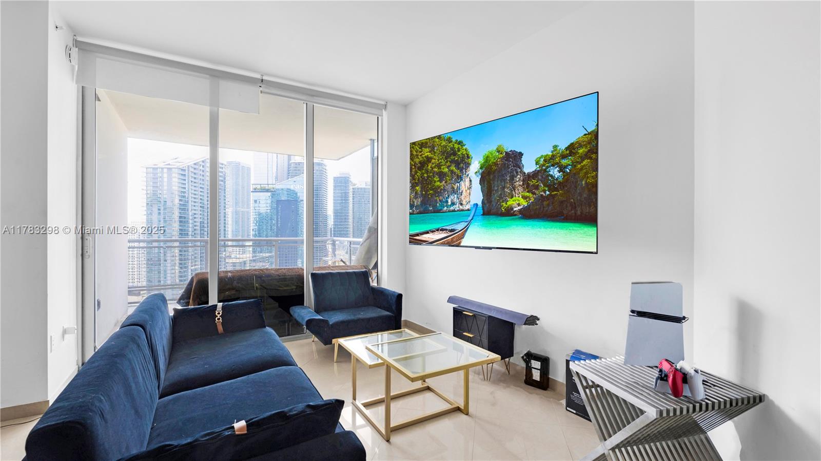 350 S Miami Ave #3410, Miami FL 33130