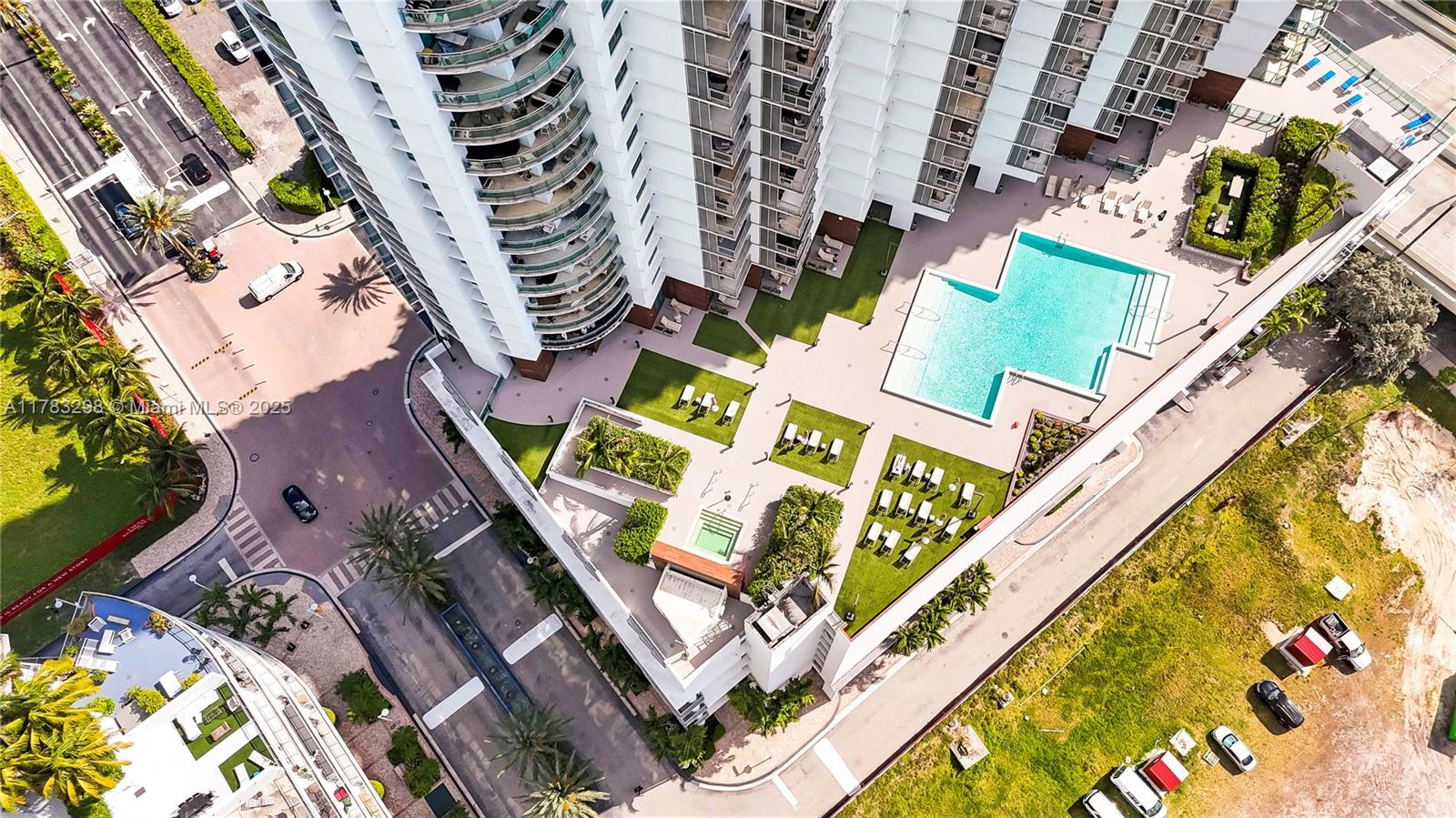 350 S Miami Ave #3410, Miami FL 33130