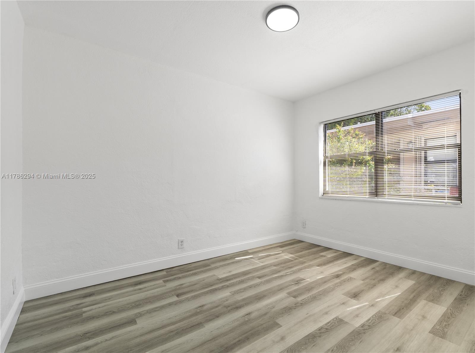 720 NW 6th St, Hallandale Beach, Florida image 12