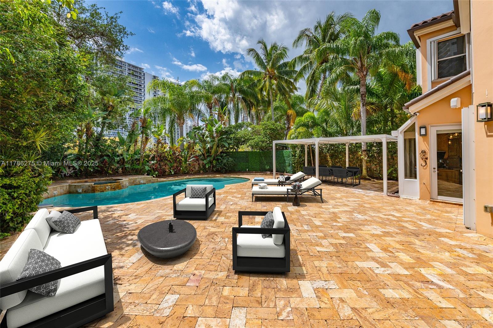 3780 NE 207th Ter, Aventura, Florida image 6