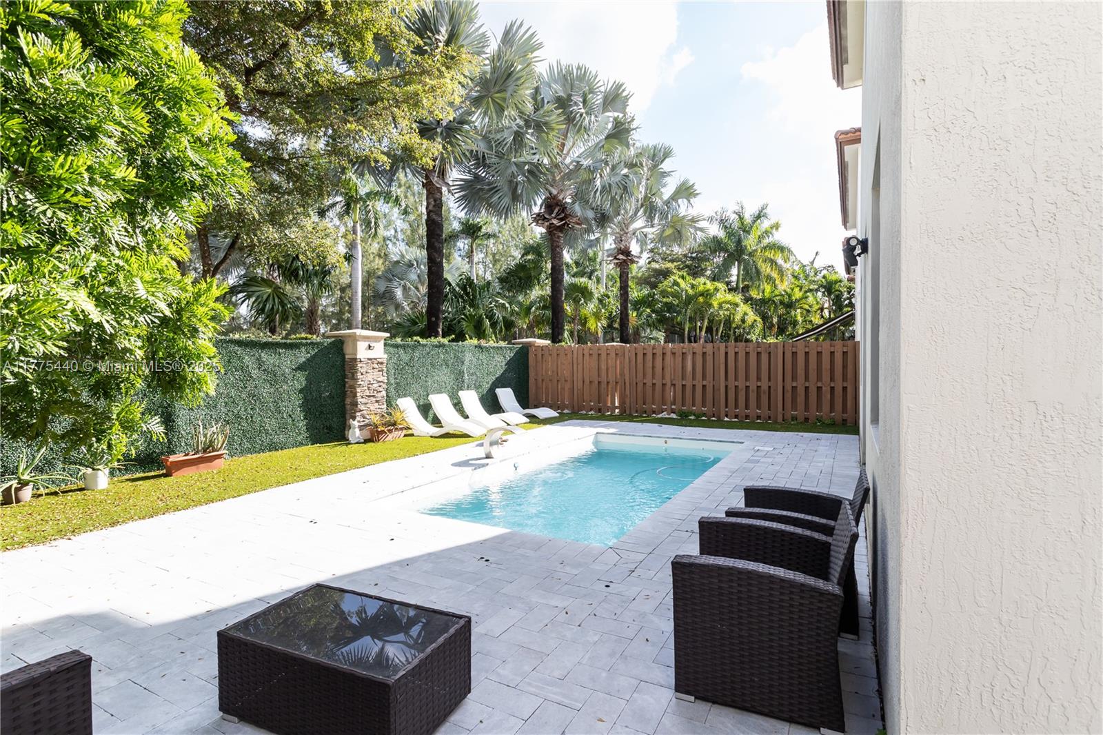 10013 NW 89th Ter, Doral, Florida image 29