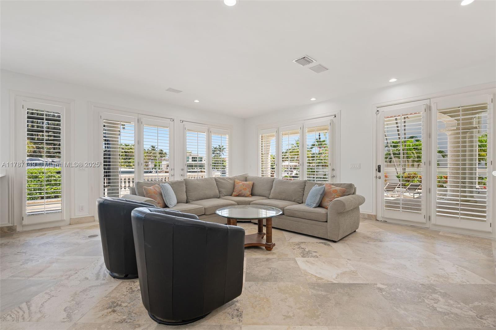 2561 Lucille Dr, Fort Lauderdale, Florida image 20