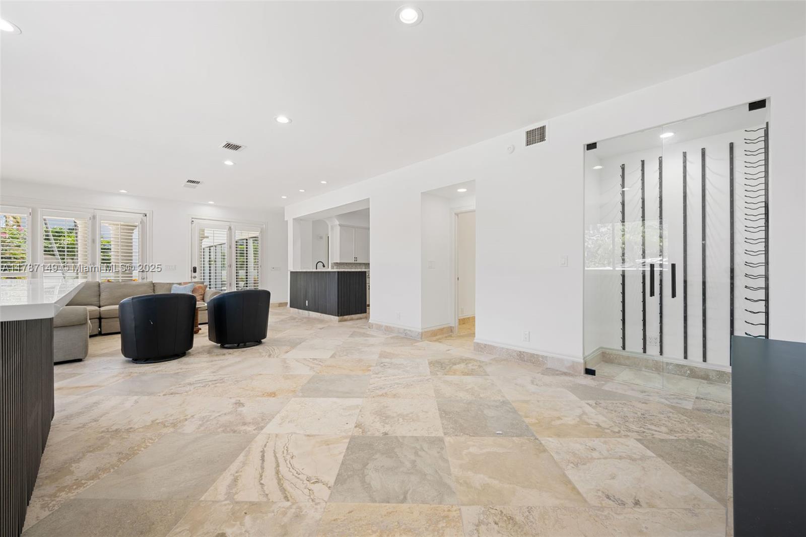 2561 Lucille Dr, Fort Lauderdale, Florida image 24