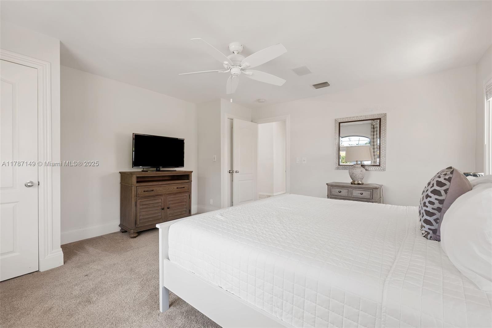 2561 Lucille Dr, Fort Lauderdale, Florida image 35