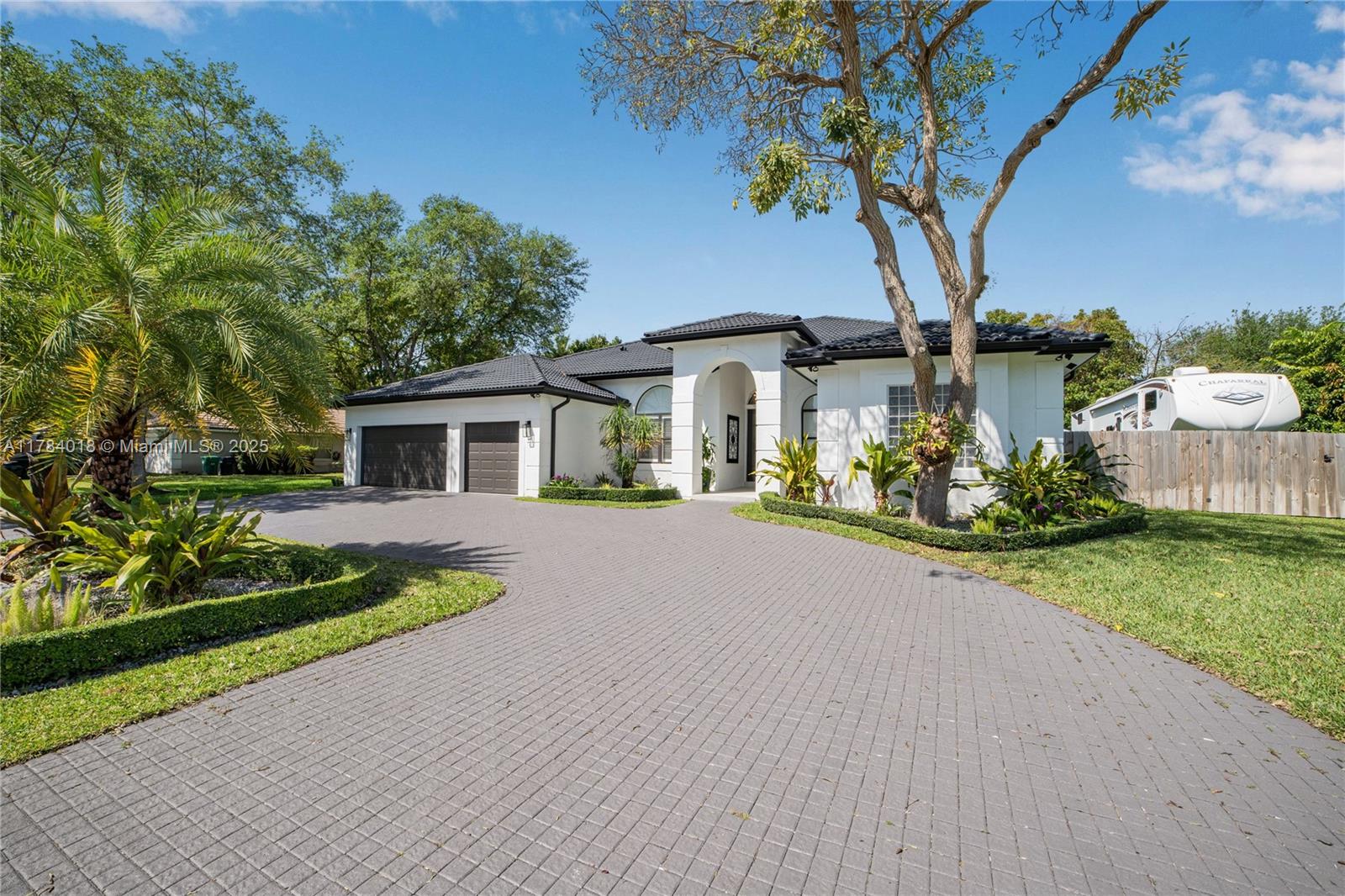 18500 SW 78th Place, Cutler Bay, Florida image 2