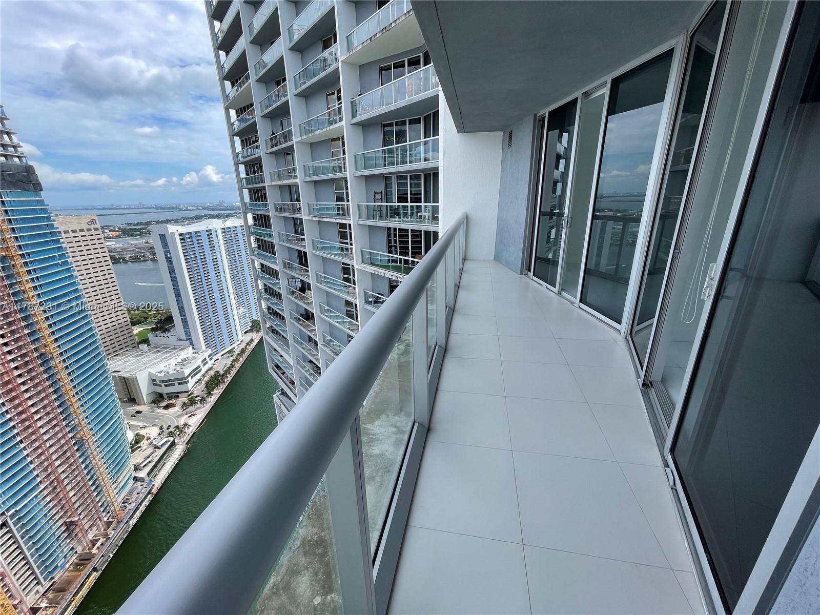475 Brickell Ave #5012, Miami FL 33131