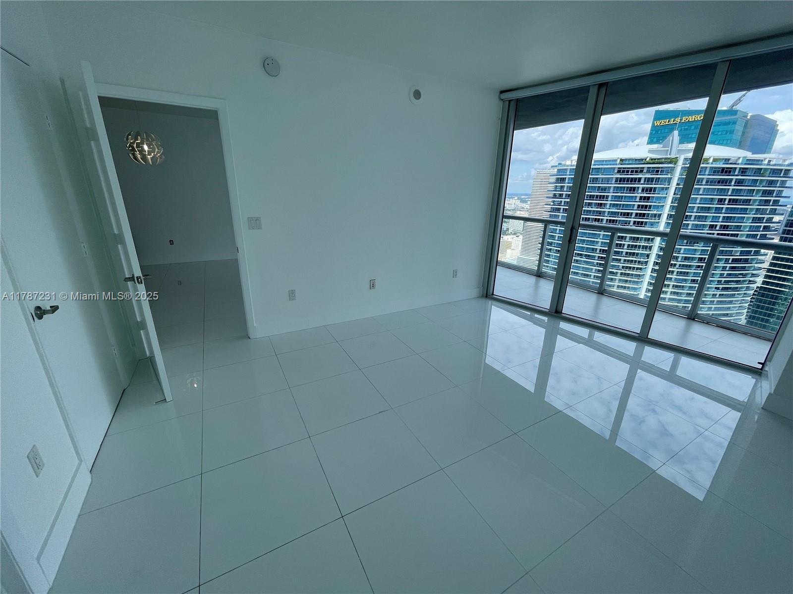 475 Brickell Ave #5012, Miami FL 33131