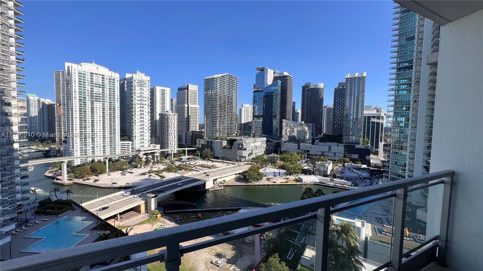 Apartamento à Venda em Miami, FL