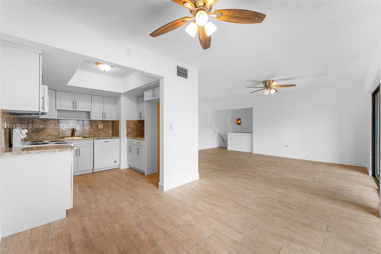 2944 W Missionwood Cir #D-14, Miramar, Florida image 5