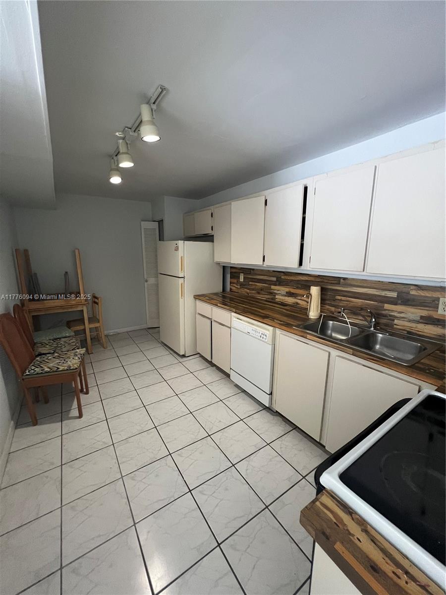 9124 Collins Ave #304, Surfside, Florida image 10