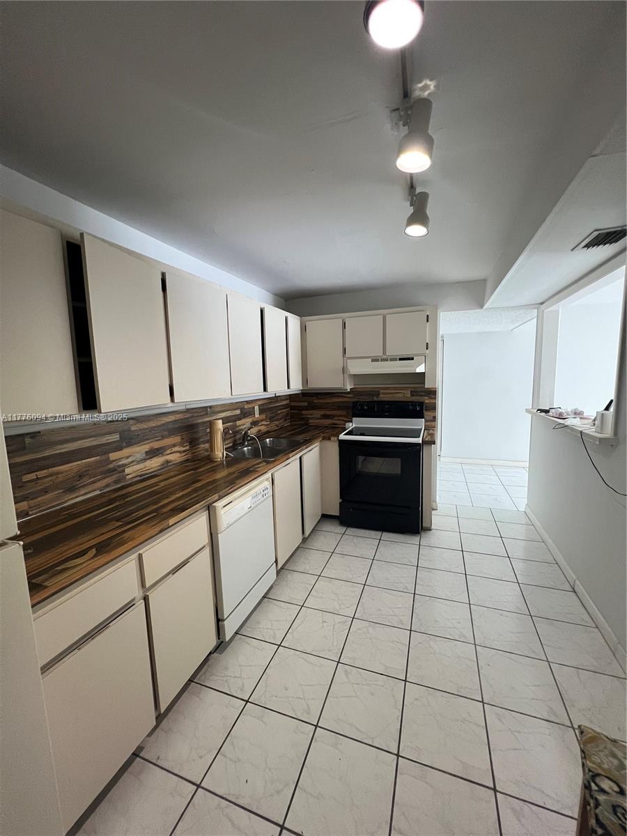 9124 Collins Ave #304, Surfside, Florida image 11