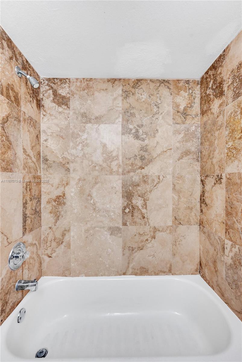 3460 N Pinewalk Dr N #321, Margate, Florida image 20