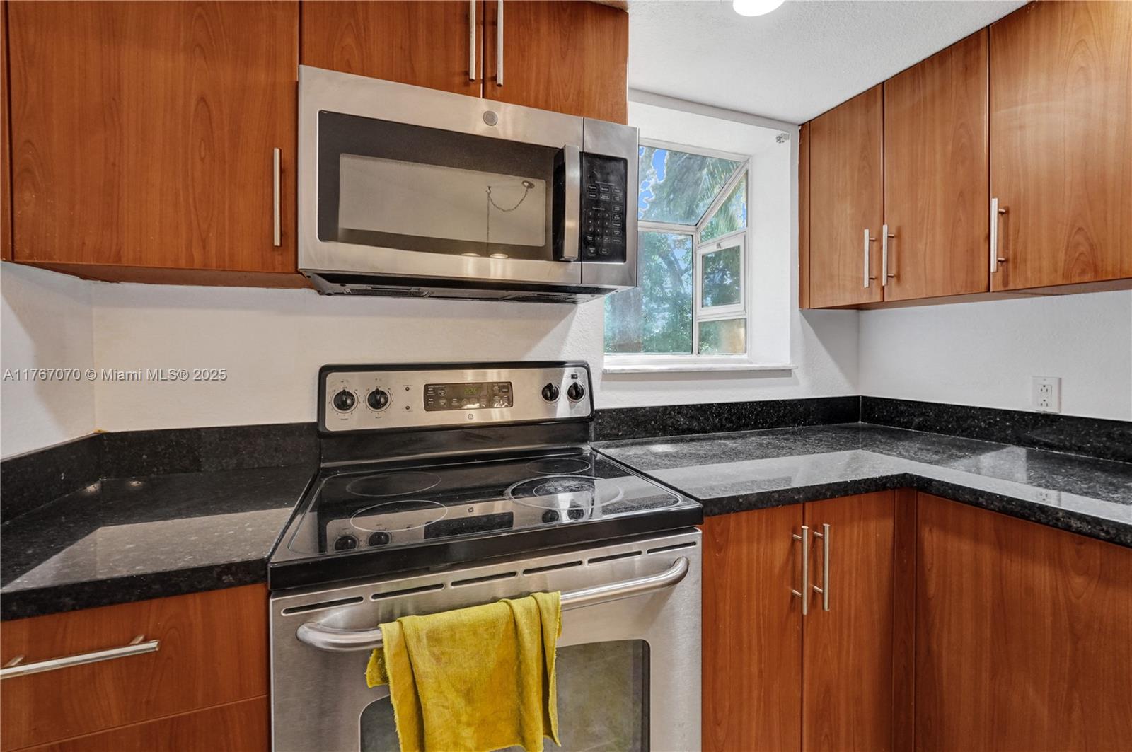 3460 N Pinewalk Dr N #321, Margate, Florida image 28