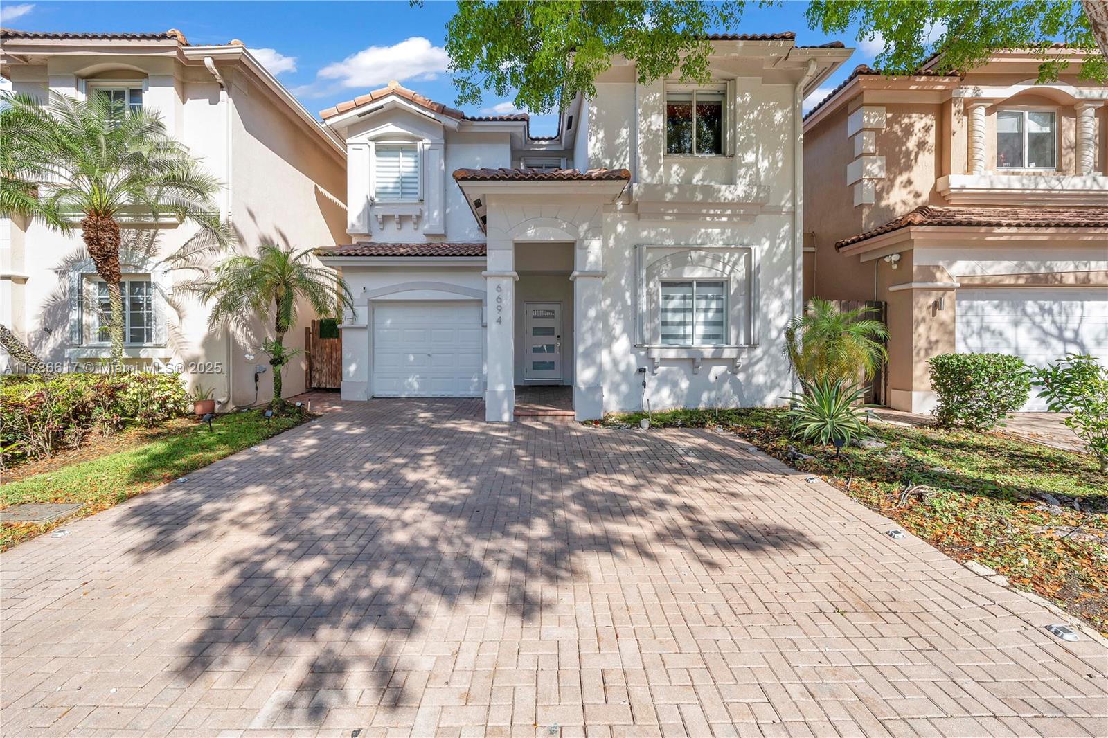 6694 NW 107th Pl, Doral, Florida image 3