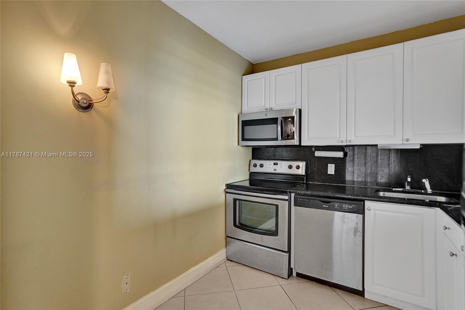 1455 N Treasure Dr #7F, North Bay Village, Florida image 11