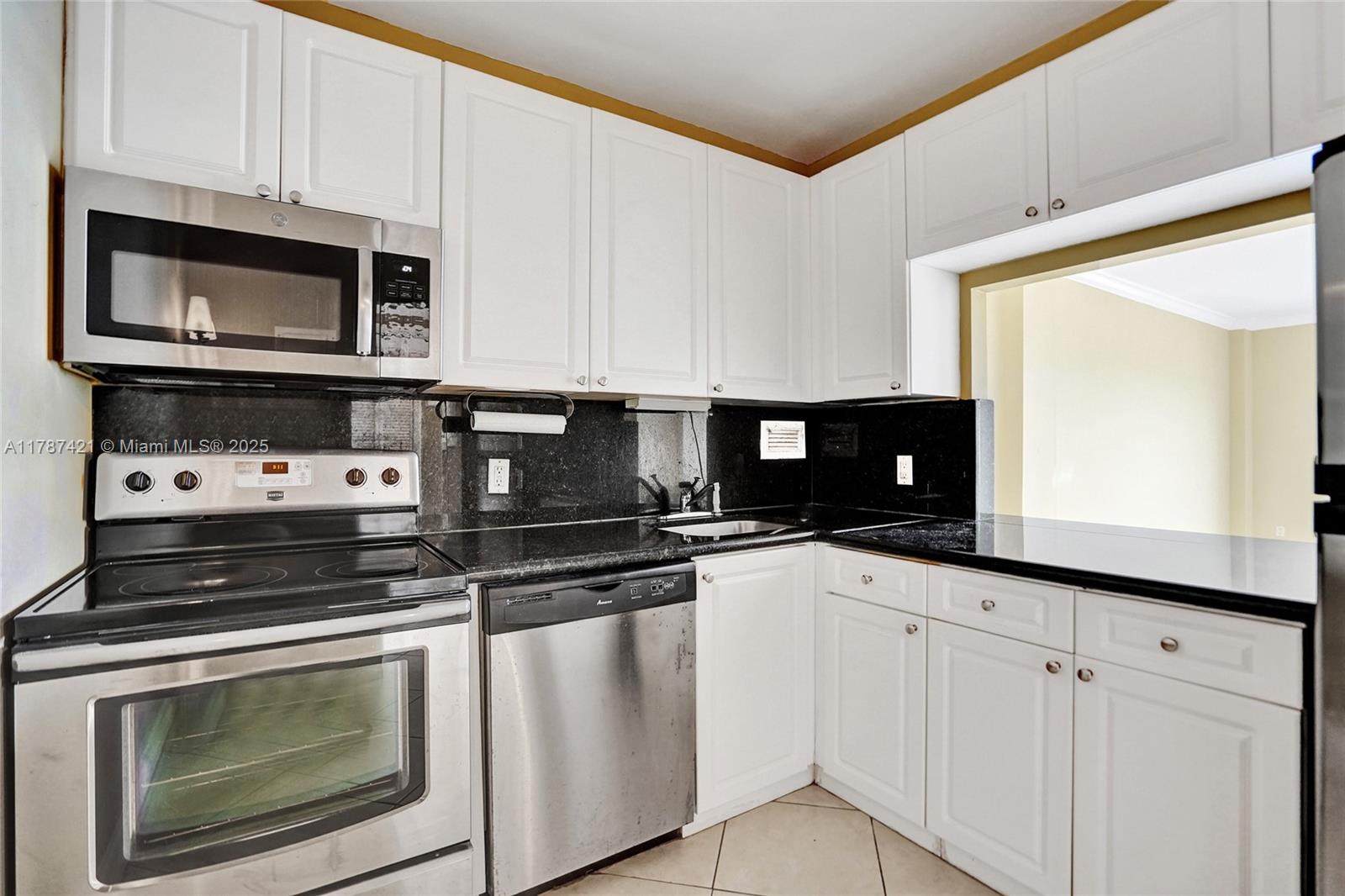 1455 N Treasure Dr #7F, North Bay Village, Florida image 9
