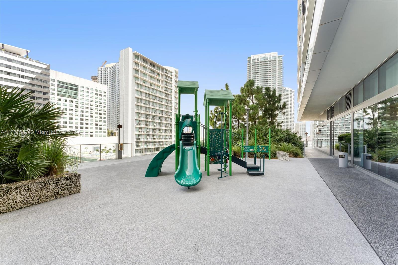 88 SW 7th St #1708, Miami FL 33130