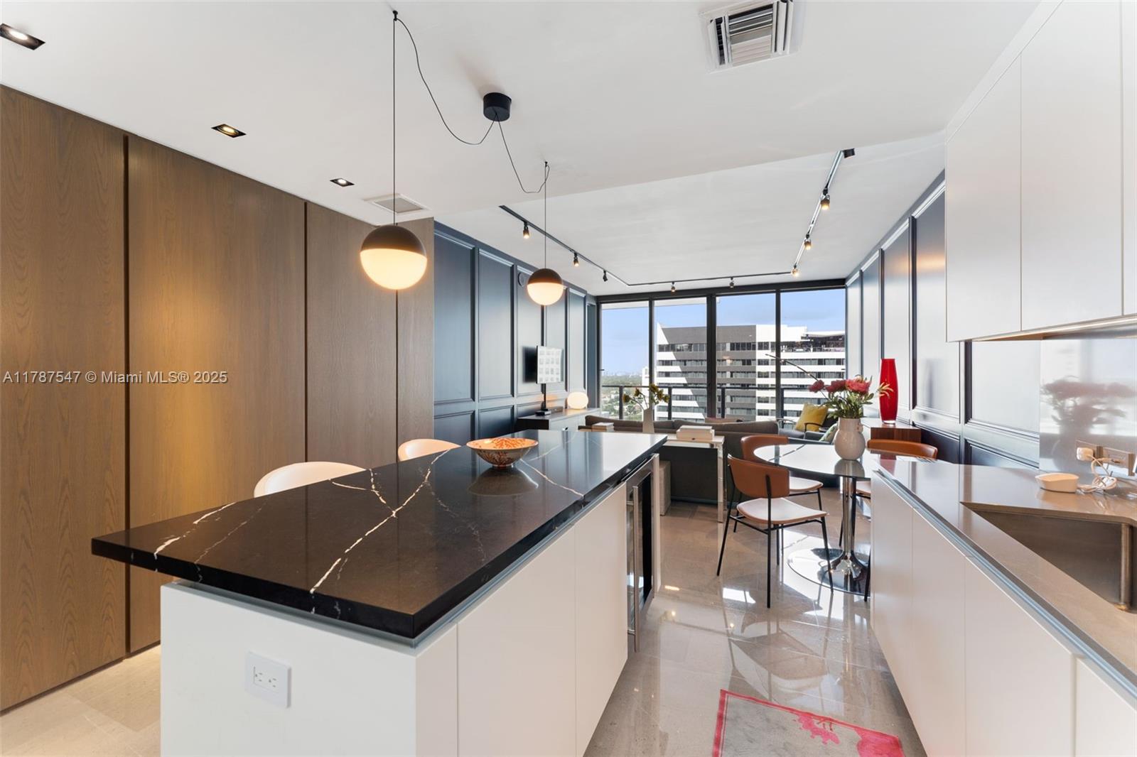 88 SW 7th St #1708, Miami FL 33130