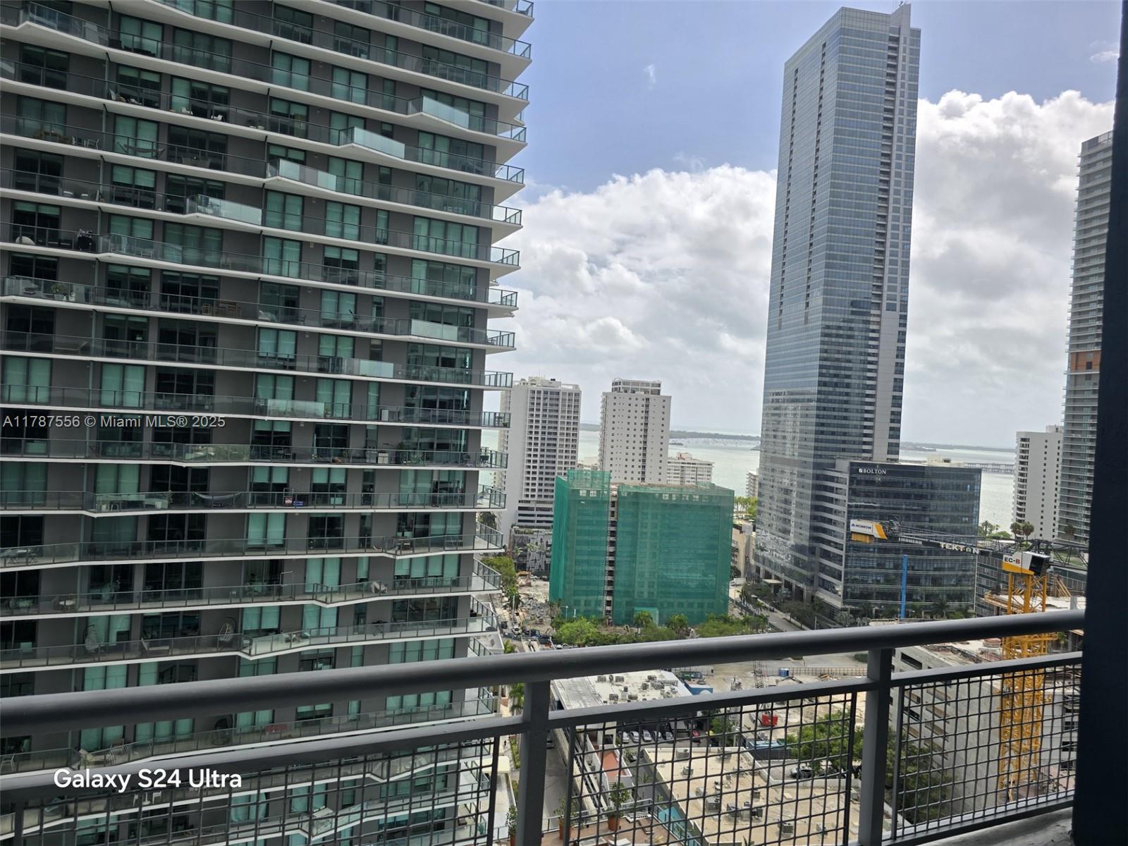 60 SW 13th St #2810, Miami FL 33130