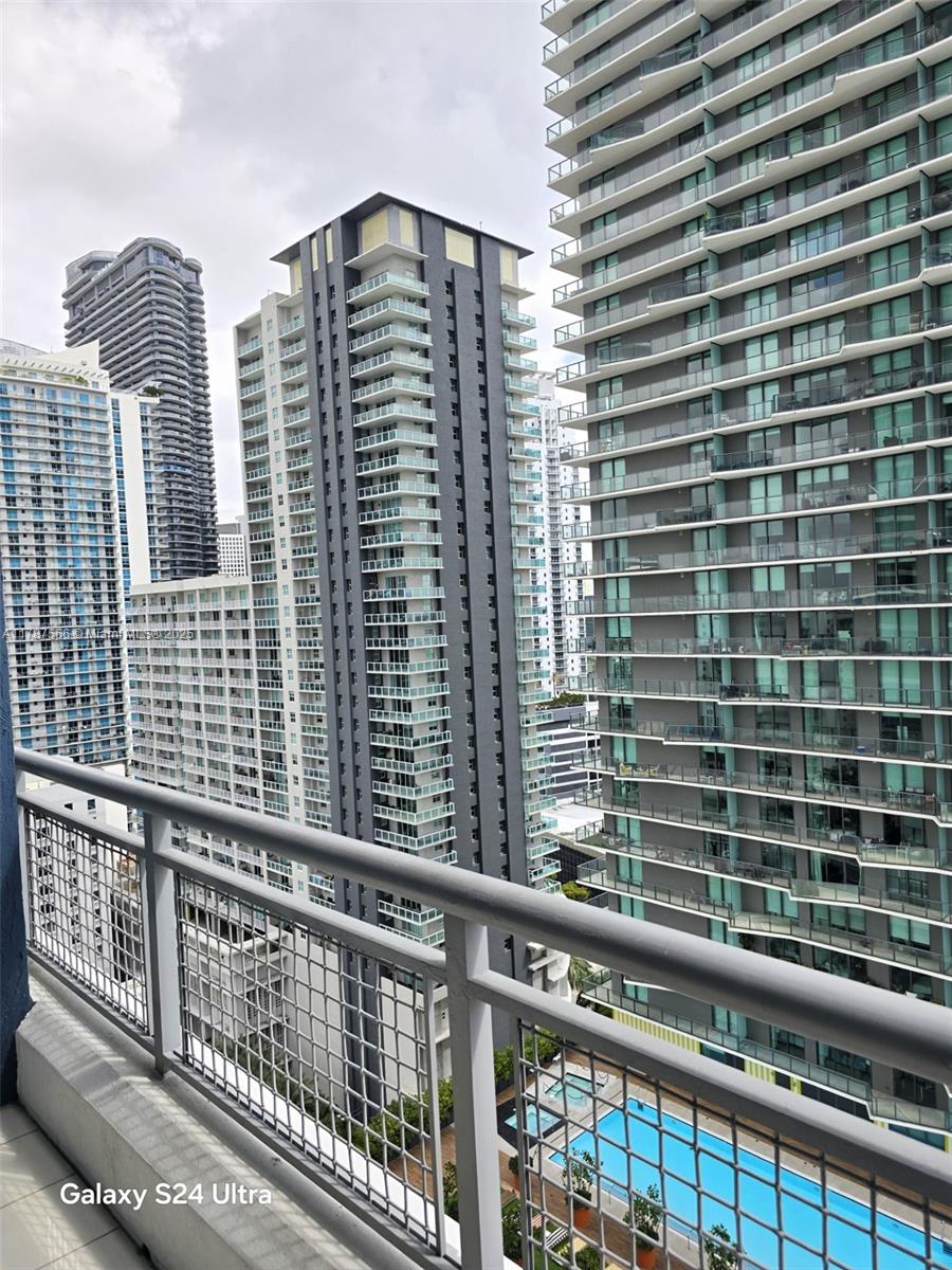 60 SW 13th St #2810, Miami FL 33130