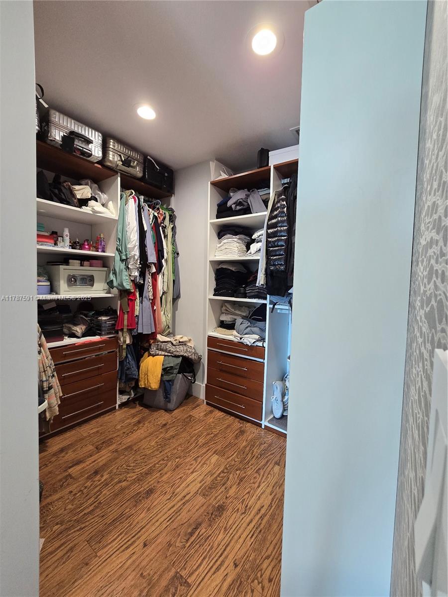 2950 NE 188th St #501, Aventura, Florida image 35
