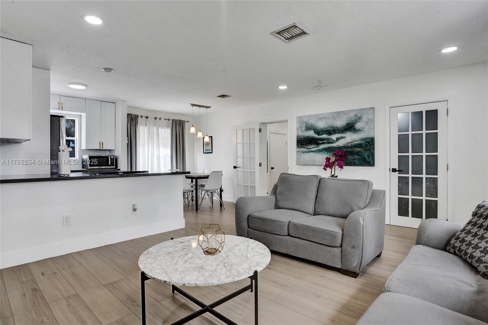 1124 NE 6th St, Hallandale Beach, Florida image 34