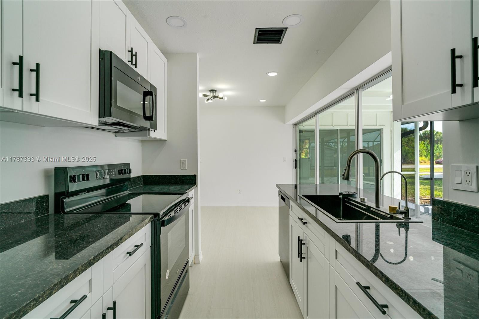 957 Great Falls Ter Nw, Port Charlotte, Florida image 22