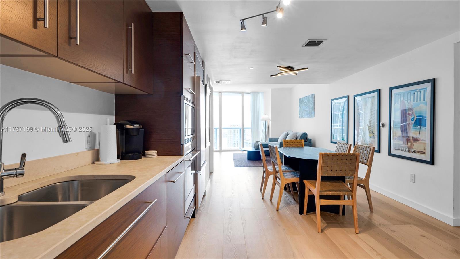 Condo for Rent in Miami, FL