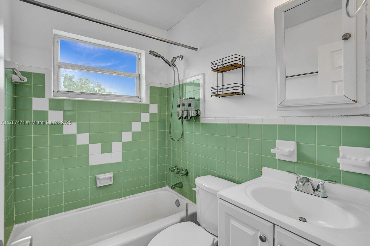 6091 SW 64th Ter, South Miami, Florida image 12