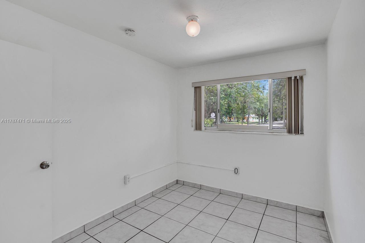 6091 SW 64th Ter, South Miami, Florida image 2