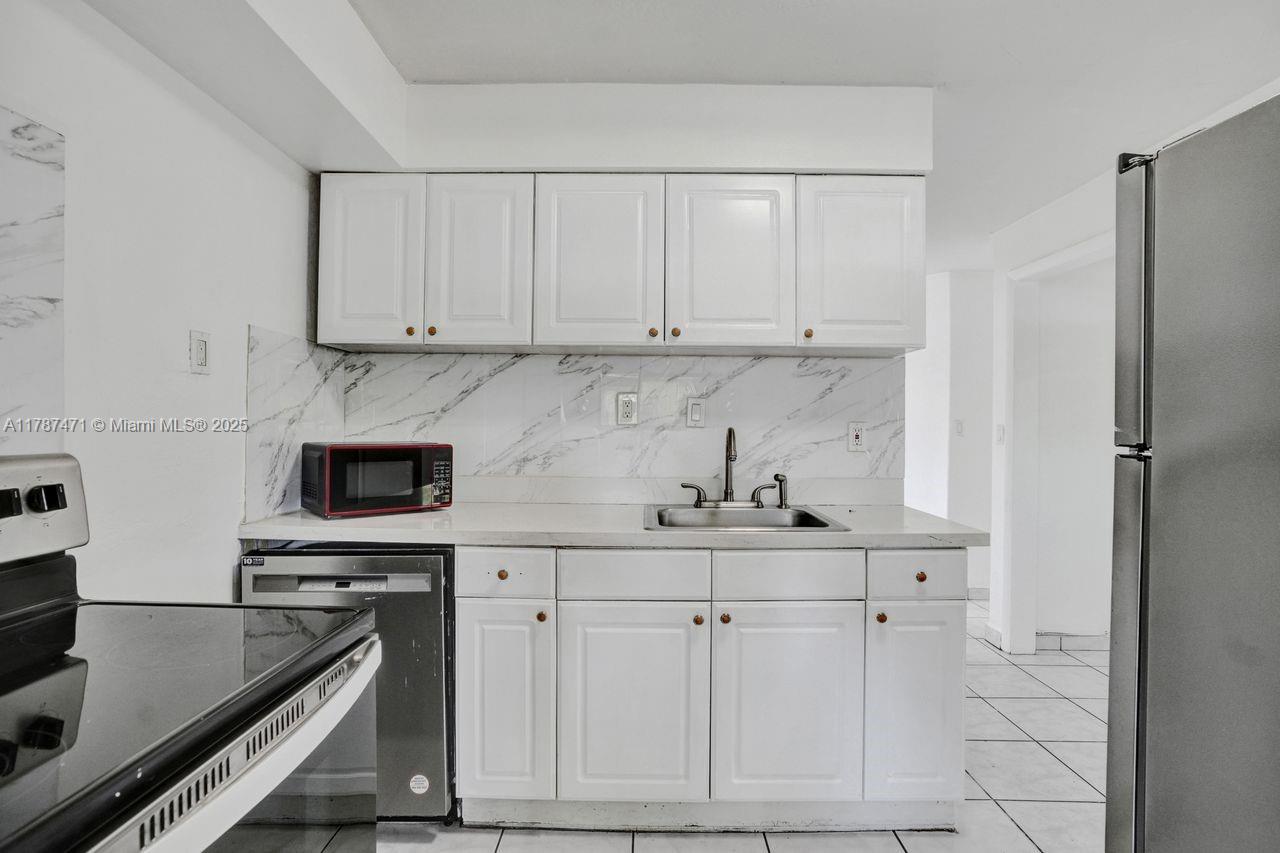 6091 SW 64th Ter, South Miami, Florida image 5