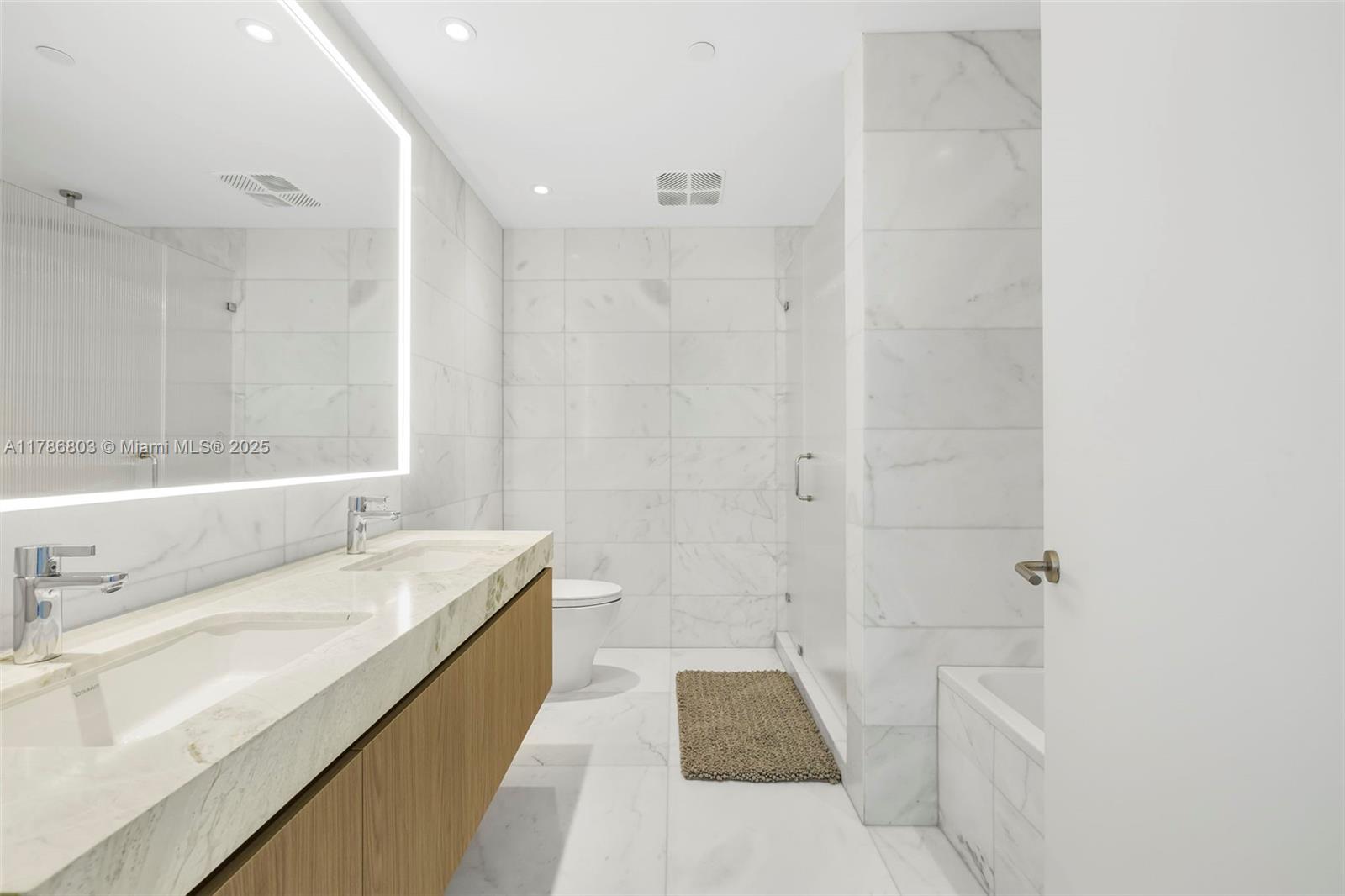 500 Alton Road #902, Miami Beach FL 33139