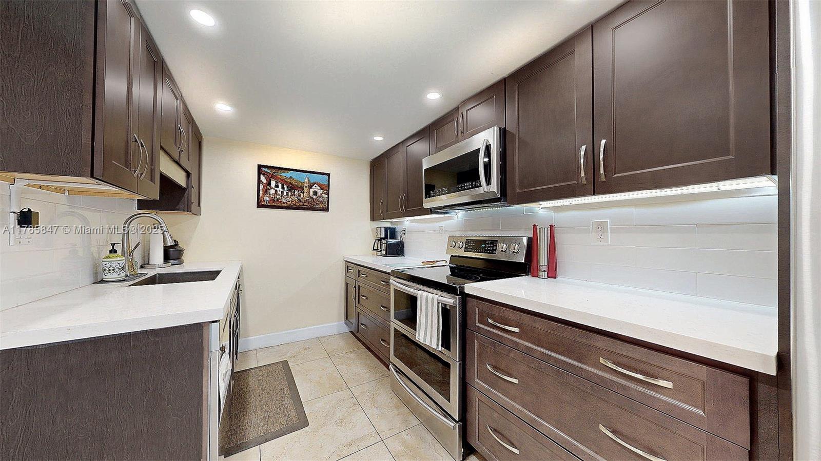 11282 SW 9th Ct, Pembroke Pines, Florida image 4