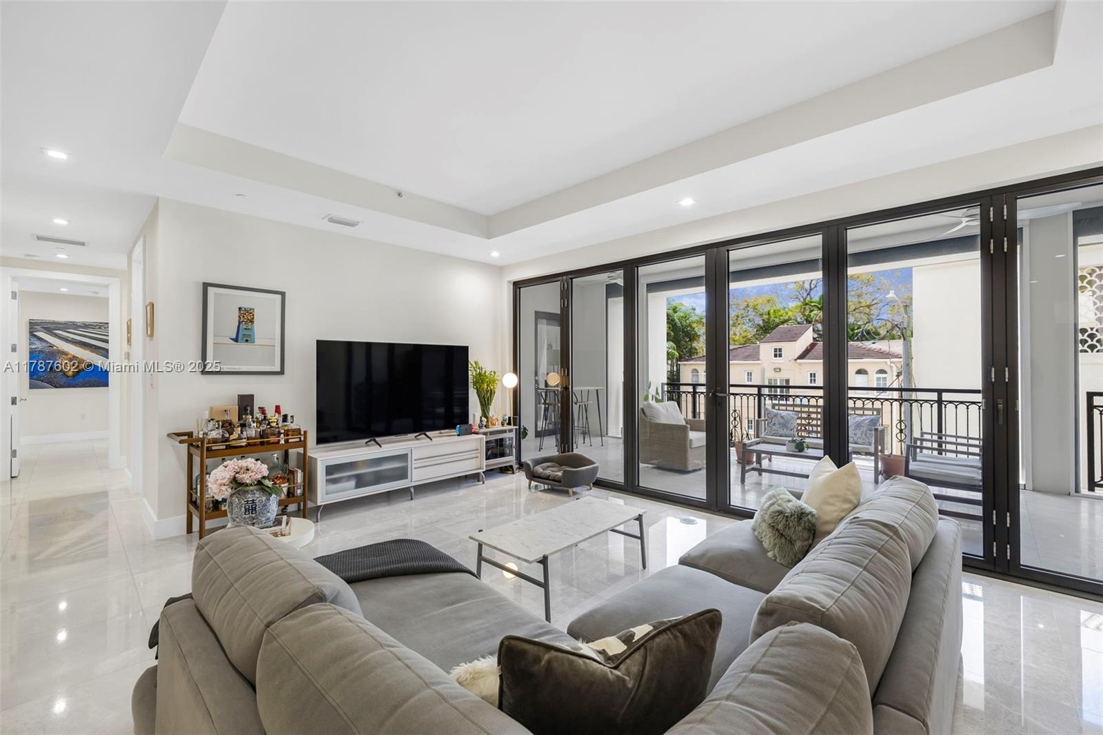 718 Valencia Ave #206, Coral Gables, Florida image 21