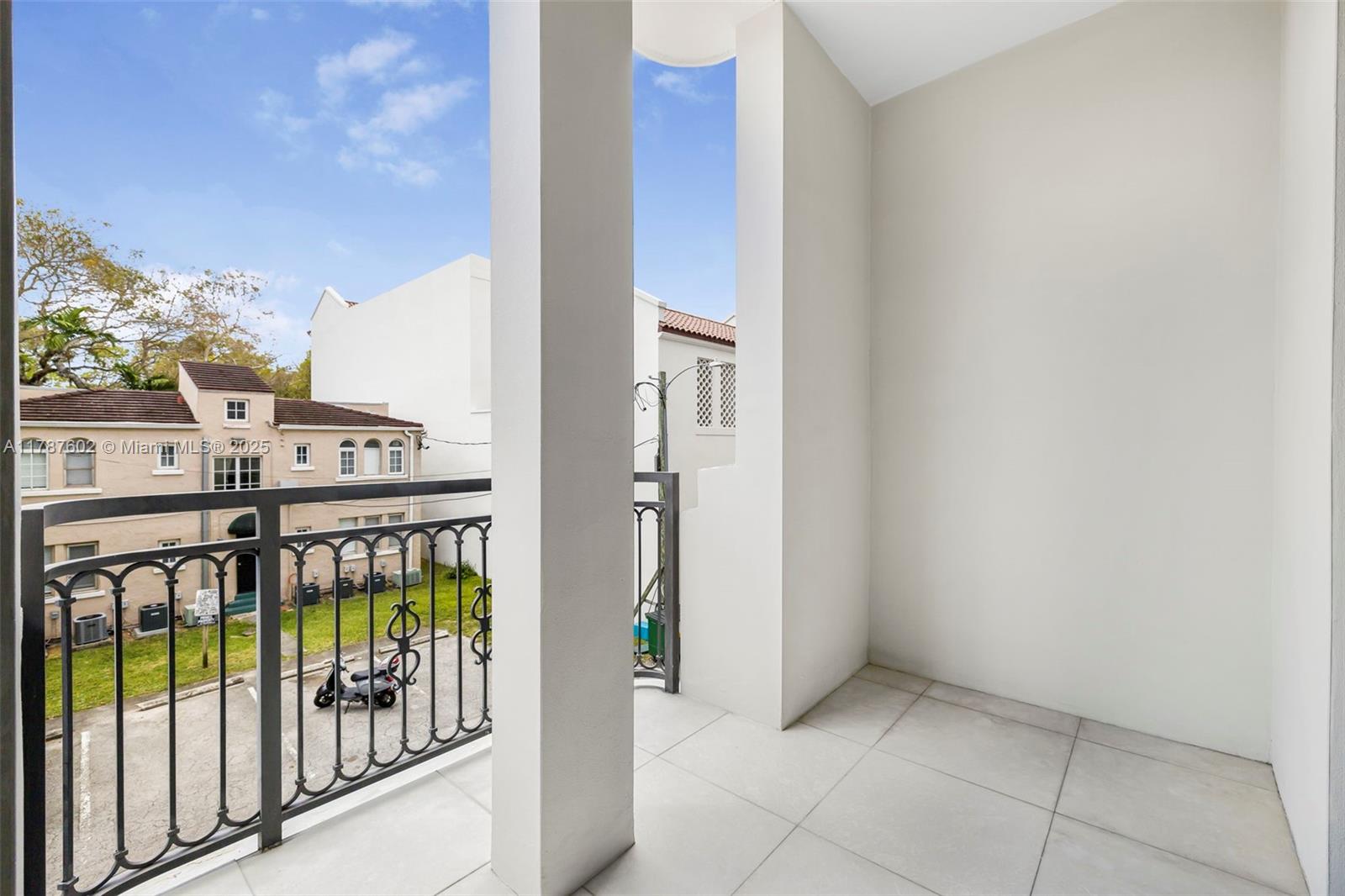 718 Valencia Ave #206, Coral Gables, Florida image 46
