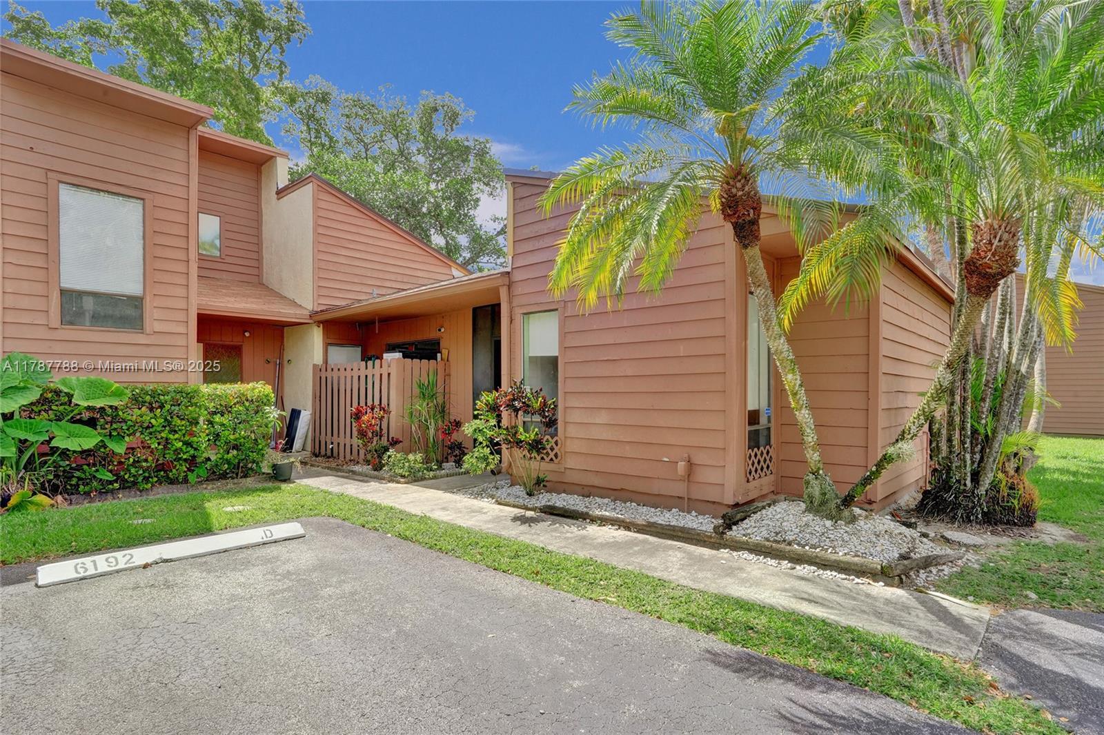 6192 Laurel Ln #D, Tamarac, Florida image 1