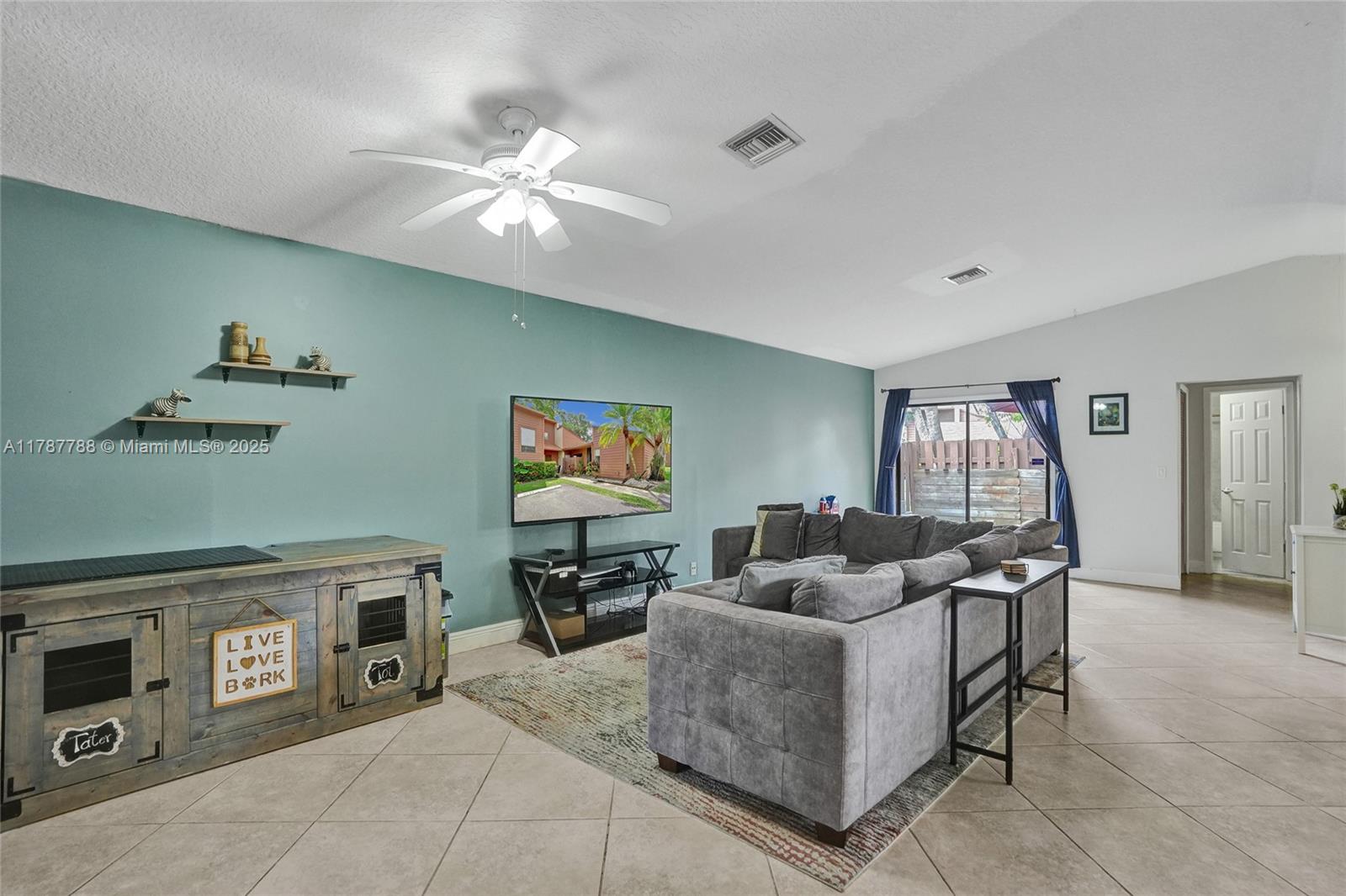 6192 Laurel Ln #D, Tamarac, Florida image 11