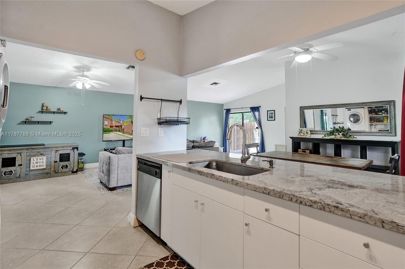 6192 Laurel Ln #D, Tamarac, Florida image 6