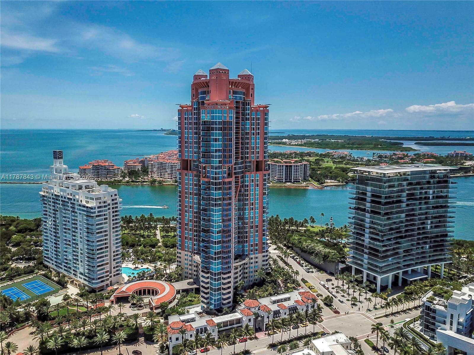 300 S Pointe Dr #2104, Miami Beach FL 33139