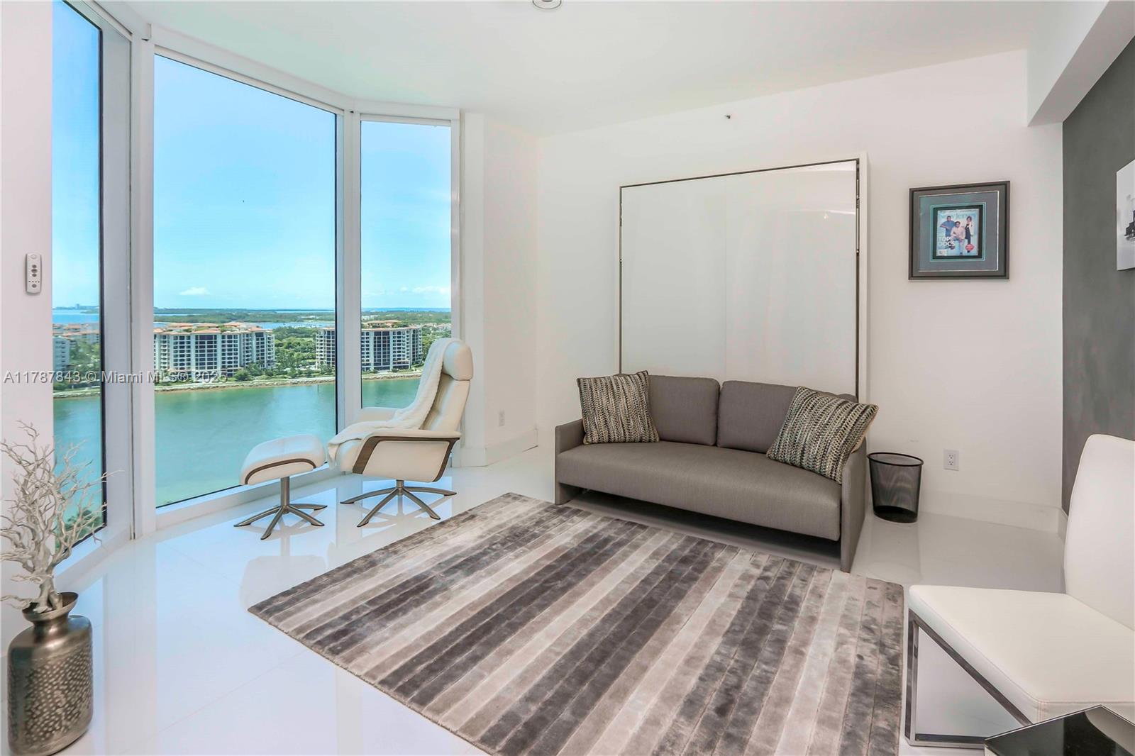 300 S Pointe Dr #2104, Miami Beach FL 33139