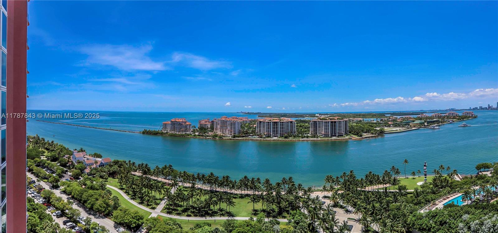 300 S Pointe Dr #2104, Miami Beach FL 33139