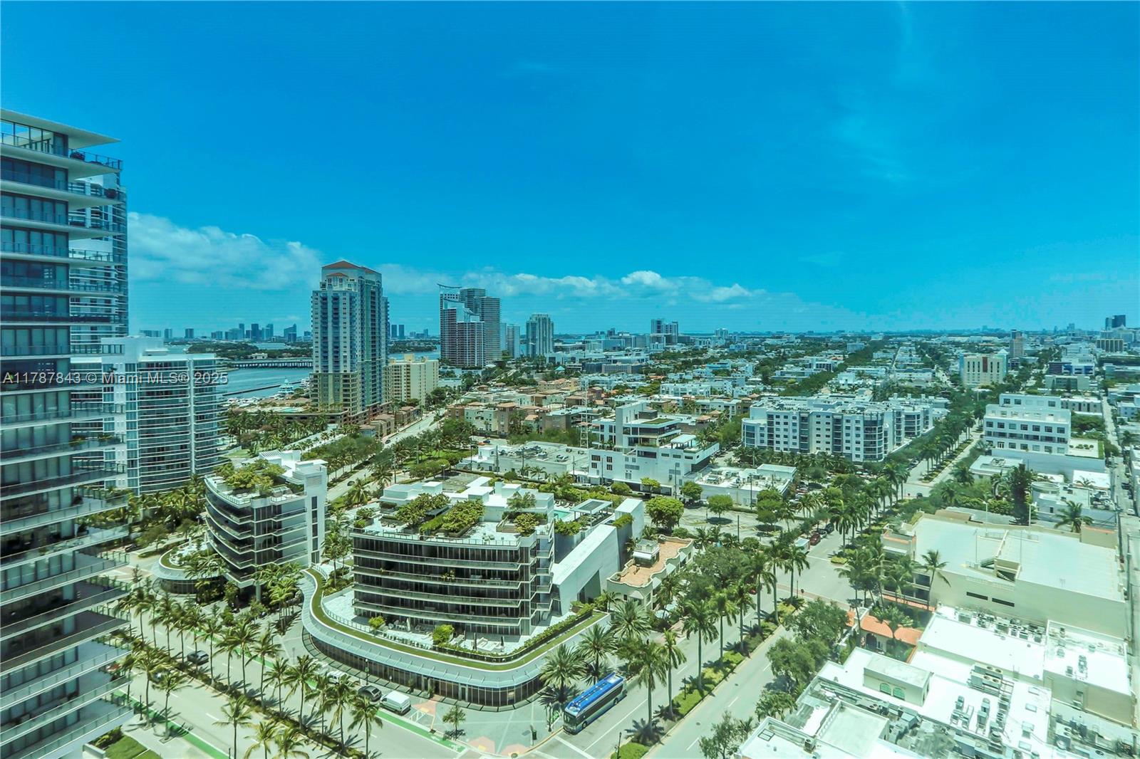 300 S Pointe Dr #2104, Miami Beach FL 33139
