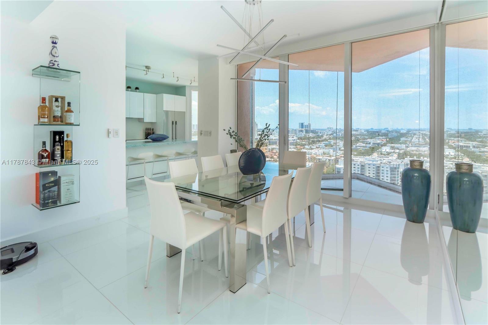 300 S Pointe Dr #2104, Miami Beach FL 33139