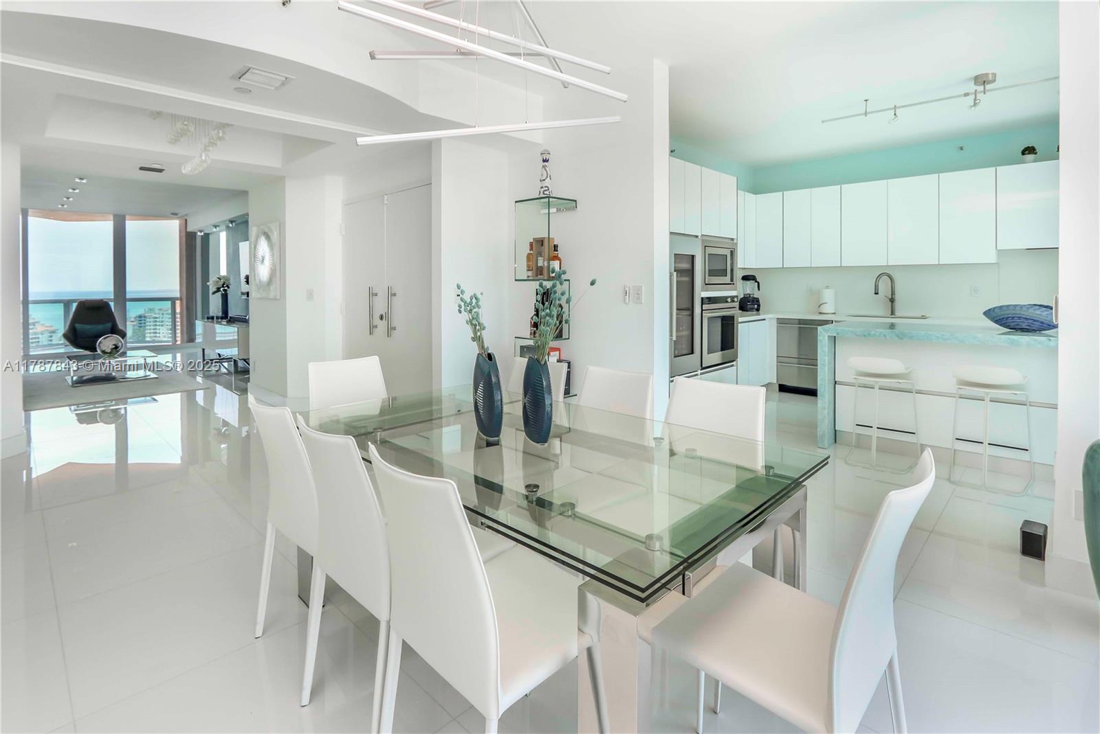 300 S Pointe Dr #2104, Miami Beach FL 33139