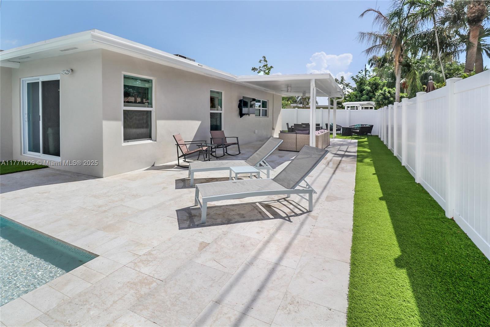 1990 NE 35th St, Lighthouse Point, Florida image 24