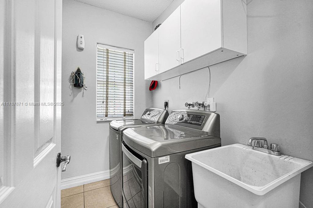 9980 NW 26th St, Doral, Florida image 16